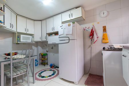 Casa à venda com 69m², 2 quartos e 2 vagas Casa à venda com 69m², 2 quartos e 2 vagasCozinha