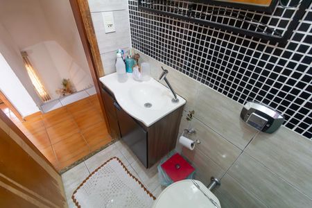 Casa à venda com 69m², 2 quartos e 2 vagas Casa à venda com 69m², 2 quartos e 2 vagasBanheiro