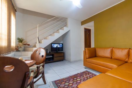 Sala de casa à venda com 2 quartos, 69m² em Vila Carrão, São Paulo