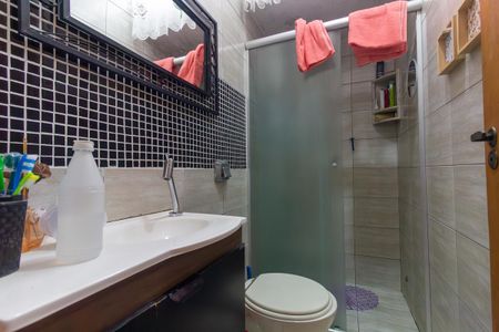 Casa à venda com 69m², 2 quartos e 2 vagas Casa à venda com 69m², 2 quartos e 2 vagasBanheiro