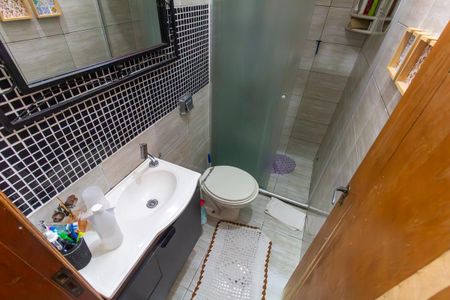 Casa à venda com 69m², 2 quartos e 2 vagas Casa à venda com 69m², 2 quartos e 2 vagasBanheiro