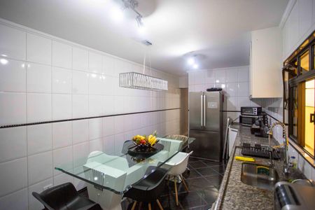 Casa para alugar com 226m², 4 quartos e 2 vagasCozinha