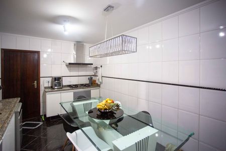 Casa para alugar com 226m², 4 quartos e 2 vagasCozinha