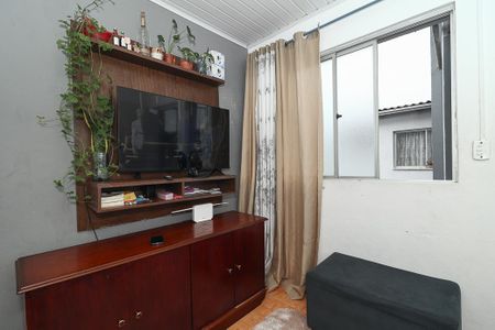 Sala de apartamento à venda com 2 quartos, 50m² em Rubem Berta, Porto Alegre