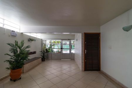 Apartamento para alugar com 65m², 2 quartos e sem vaga Apartamento para alugar com 65m², 2 quartos e sem vagaHall de entrada
