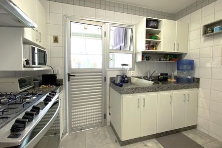 Apartamento à venda com 207m², 3 quartos e 3 vagas Apartamento à venda com 207m², 3 quartos e 3 vagasCozinha