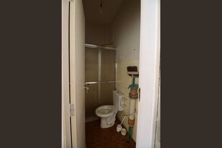 Apartamento para alugar com 218m², 3 quartos e sem vaga Apartamento para alugar com 218m², 3 quartos e sem vagaBanheiro de Serviço