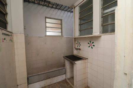 Casa à venda com 180m², 6 quartos e 1 vagaÁrea de Serviço 1