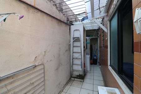 Casa à venda com 180m², 6 quartos e 1 vagaÁrea de Serviço 2