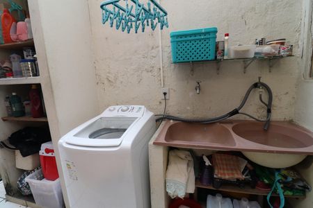 Casa à venda com 180m², 6 quartos e 1 vagaÁrea de Serviço 2