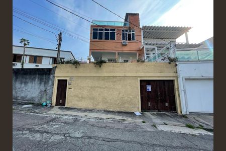 Casa à venda com 180m², 6 quartos e 1 vagaFachada