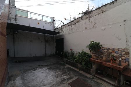 Casa à venda com 180m², 6 quartos e 1 vagaQuintal e Garagem