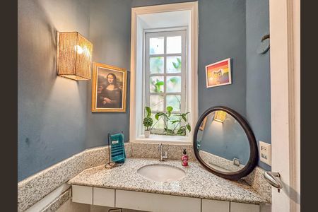 Casa para alugar com 300m², 4 quartos e sem vagaLavabo