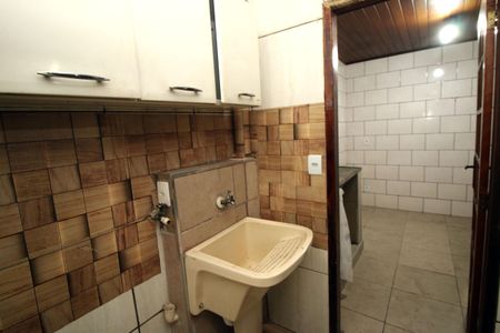 Casa para alugar com 70m², 2 quartos e 1 vagaÁrea de Serviço