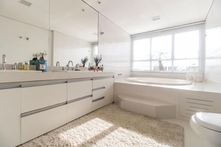 Apartamento à venda com 647m², 3 quartos e 4 vagasBanheiro da Suíte