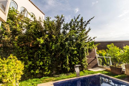 Apartamento à venda com 647m², 3 quartos e 4 vagasPiscina