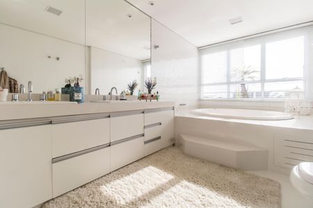 Apartamento à venda com 647m², 3 quartos e 4 vagasBanheiro da Suíte