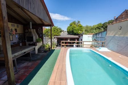 Casa à venda com 250m², 1 quarto e 2 vagas Casa à venda com 250m², 1 quarto e 2 vagasPiscina