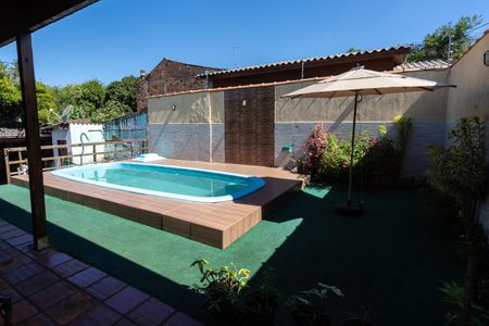 Casa à venda com 250m², 1 quarto e 2 vagas Casa à venda com 250m², 1 quarto e 2 vagasPiscina