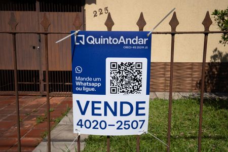 Casa à venda com 250m², 1 quarto e 2 vagas Casa à venda com 250m², 1 quarto e 2 vagasPlaquinha Instalada código KEFI-396