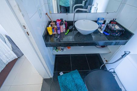 Apartamento à venda com 110m², 2 quartos e 2 vagas Apartamento à venda com 110m², 2 quartos e 2 vagasBanheiro da Suíte