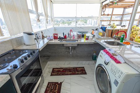 Apartamento à venda com 110m², 2 quartos e 2 vagas Apartamento à venda com 110m², 2 quartos e 2 vagasCozinha