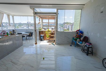 Apartamento à venda com 110m², 2 quartos e 2 vagas Apartamento à venda com 110m², 2 quartos e 2 vagasCozinha