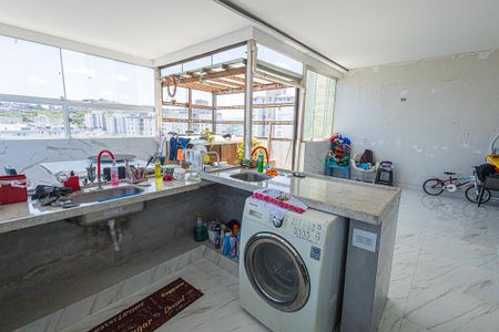 Apartamento à venda com 110m², 2 quartos e 2 vagas Apartamento à venda com 110m², 2 quartos e 2 vagasCozinha