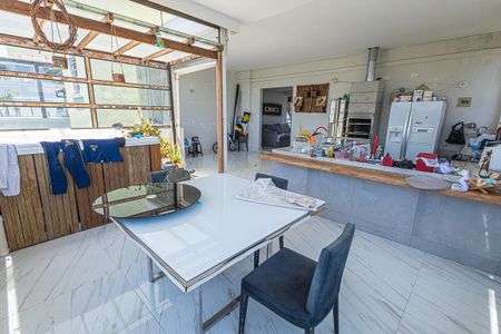 Apartamento à venda com 110m², 2 quartos e 2 vagas Apartamento à venda com 110m², 2 quartos e 2 vagasCozinha