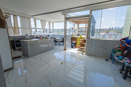 Apartamento à venda com 110m², 2 quartos e 2 vagas Apartamento à venda com 110m², 2 quartos e 2 vagasCozinha