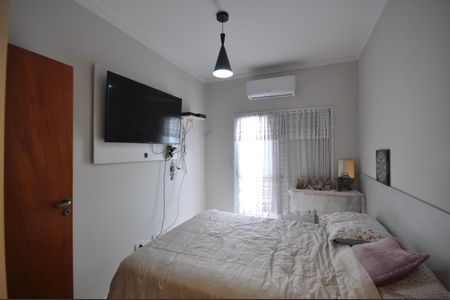 Casa à venda com 180m², 4 quartos e 4 vagasSuíte 1