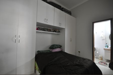 Casa à venda com 180m², 4 quartos e 4 vagasSuíte 2