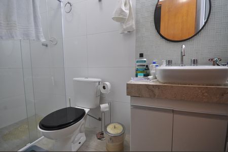 Casa à venda com 180m², 4 quartos e 4 vagasBanheiro da Suíte 2