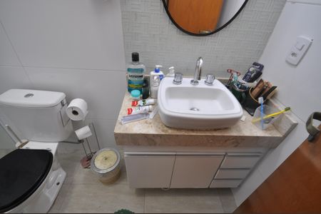 Casa à venda com 180m², 4 quartos e 4 vagasBanheiro da Suíte 2