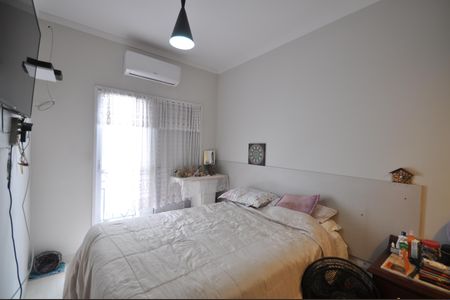 Casa à venda com 180m², 4 quartos e 4 vagasSuíte 1