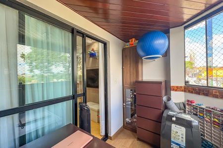 Apartamento à venda com 74m², 2 quartos e 1 vagaVaranda