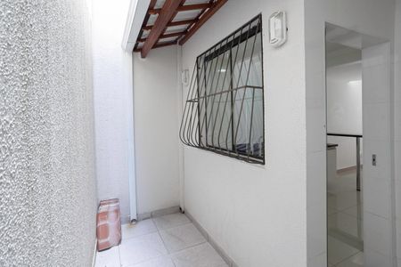 Casa para alugar com 80m², 2 quartos e 1 vagaÁrea de serviço