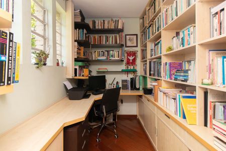 Apartamento à venda com 180m², 2 quartos e 2 vagasEscritório