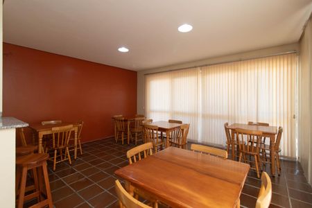 Apartamento à venda com 180m², 2 quartos e 2 vagasÁrea comum - Salão de festas