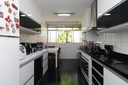 Apartamento à venda com 180m², 2 quartos e 2 vagasCozinha e Área de Serviço