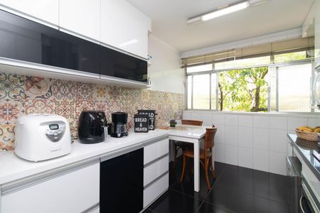 Apartamento à venda com 180m², 2 quartos e 2 vagasCozinha e Área de Serviço