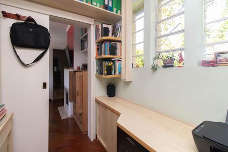 Apartamento à venda com 180m², 2 quartos e 2 vagasEscritório