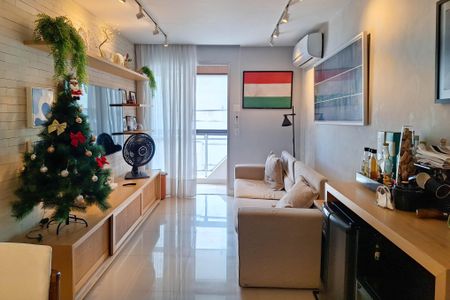 Apartamento à venda com 77m², 2 quartos e 1 vaga Apartamento à venda com 77m², 2 quartos e 1 vagaSala