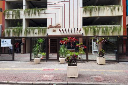 Apartamento à venda com 77m², 2 quartos e 1 vaga Apartamento à venda com 77m², 2 quartos e 1 vagaFachada