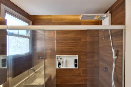 Apartamento à venda com 77m², 2 quartos e 1 vaga Apartamento à venda com 77m², 2 quartos e 1 vagaBanheiro Social