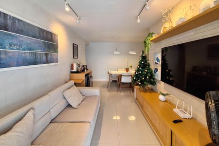 Apartamento à venda com 77m², 2 quartos e 1 vaga Apartamento à venda com 77m², 2 quartos e 1 vagaSala