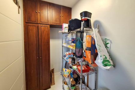 Apartamento à venda com 77m², 2 quartos e 1 vaga Apartamento à venda com 77m², 2 quartos e 1 vagaQuarto de Serviço