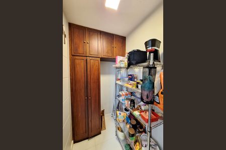 Apartamento à venda com 77m², 2 quartos e 1 vaga Apartamento à venda com 77m², 2 quartos e 1 vagaQuarto de Serviço