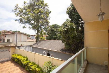 Casa para alugar com 300m², 3 quartos e 5 vagas Casa para alugar com 300m², 3 quartos e 5 vagasVaranda