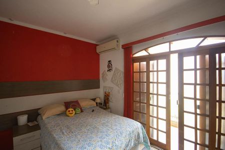 Casa para alugar com 300m², 3 quartos e 5 vagas Casa para alugar com 300m², 3 quartos e 5 vagasSuíte